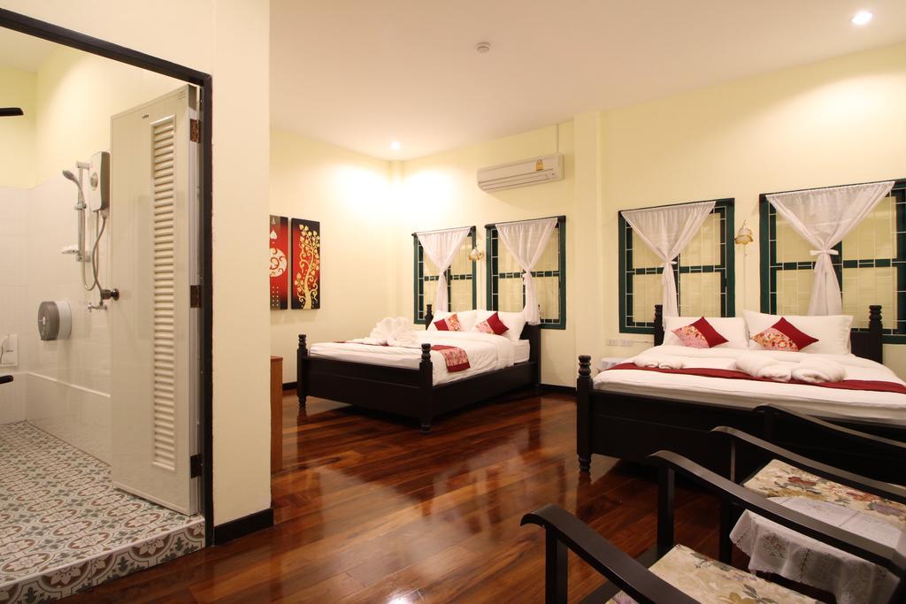 Srisomboon Hostel Trang Exterior photo